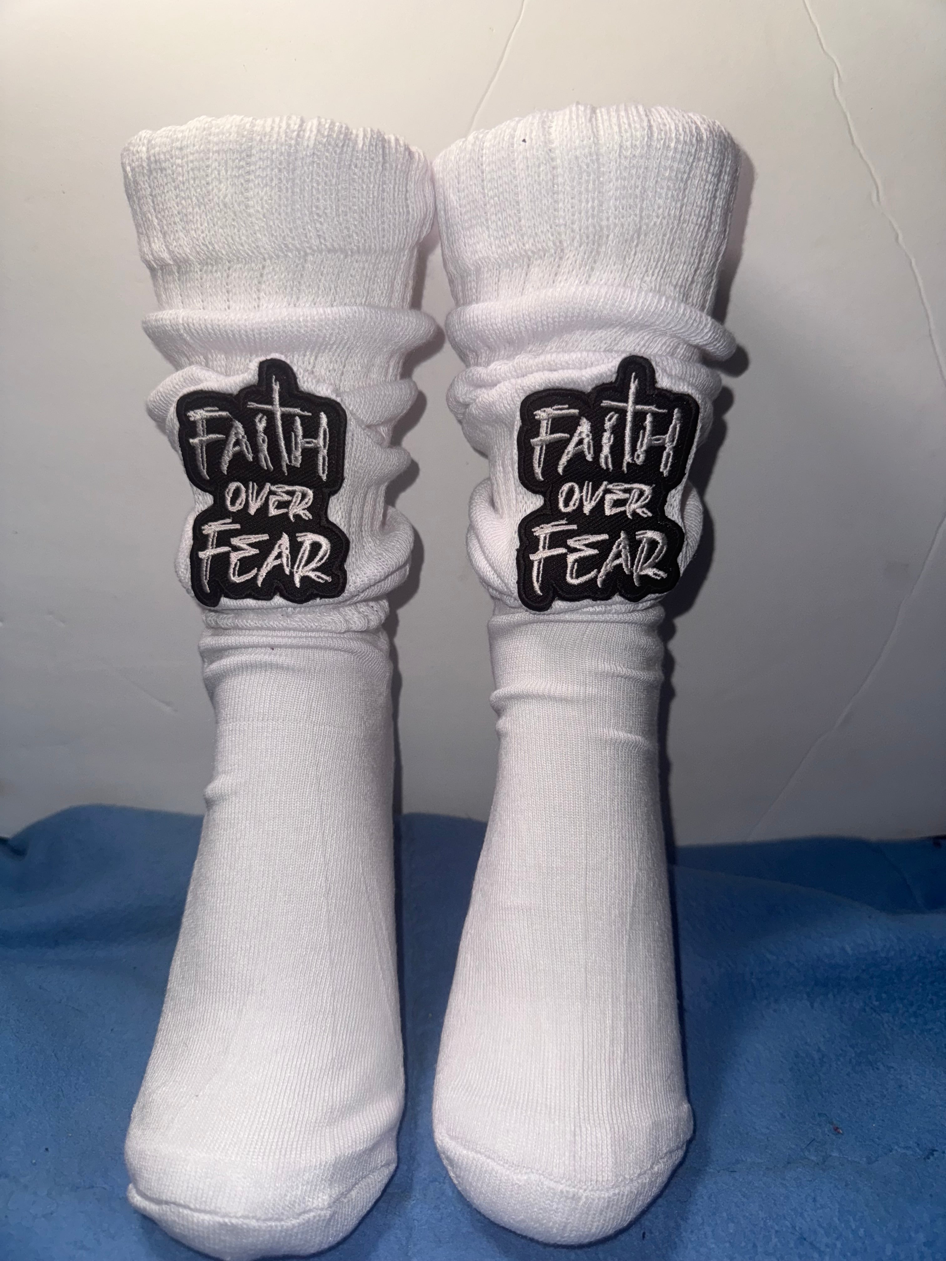4 pack Faith over Fear plain slouch Socks